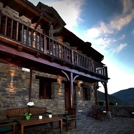 Сasa de vacaciones Romantic Retreat With Jacuzzi In *